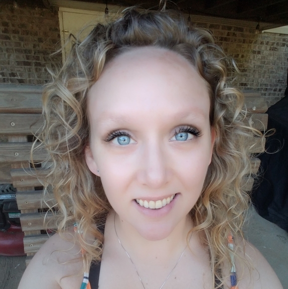 Meet your Posher, Kristin - Picture 8 of 12